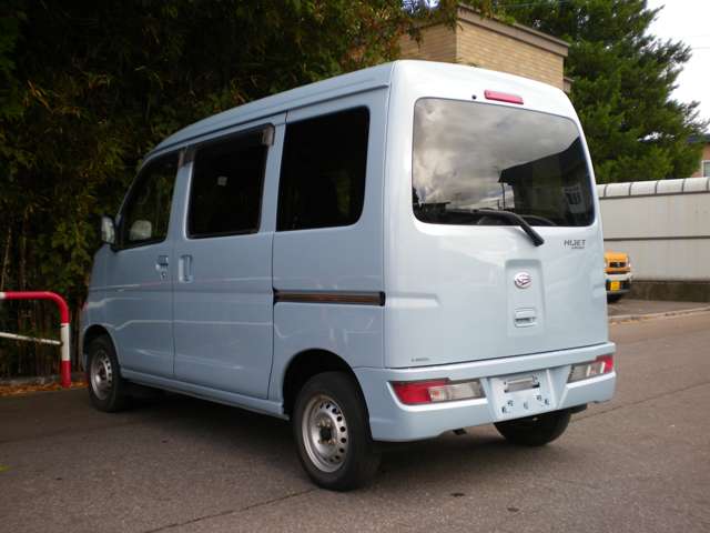 Daihatsu Hijet Cargo 3