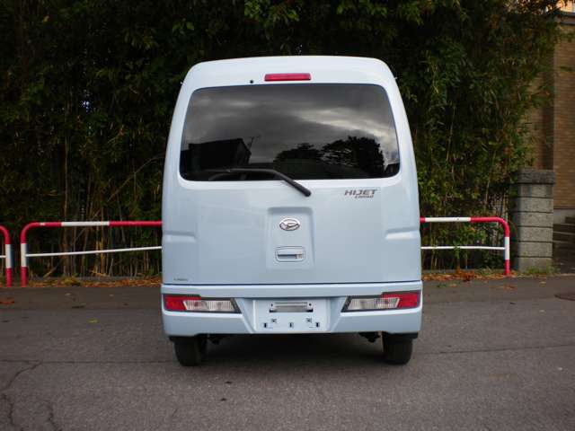 Daihatsu Hijet Cargo 6