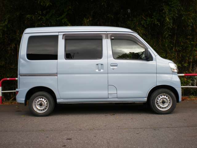 Daihatsu Hijet Cargo 8