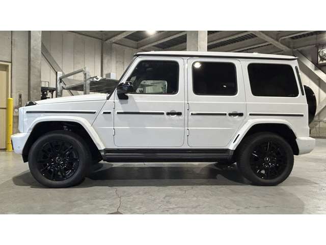 Mercedes-Benz G-Class 4
