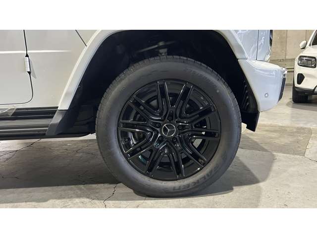 Mercedes-Benz G-Class 8