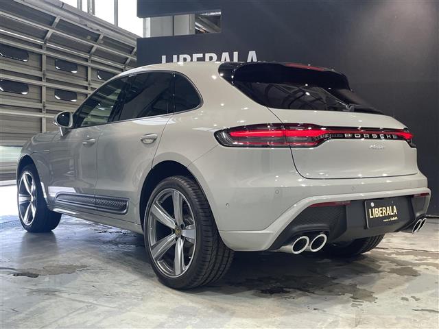 Porsche Macan 11