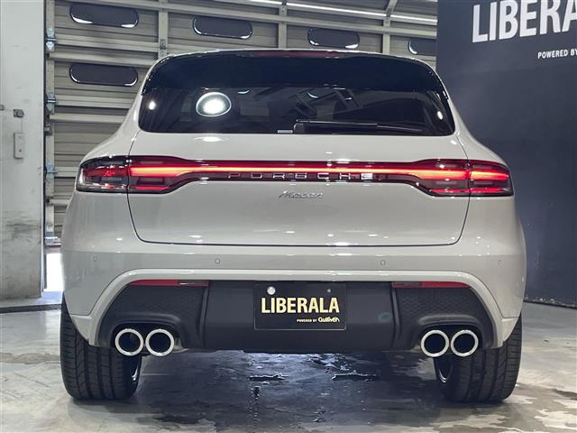 Porsche Macan 12