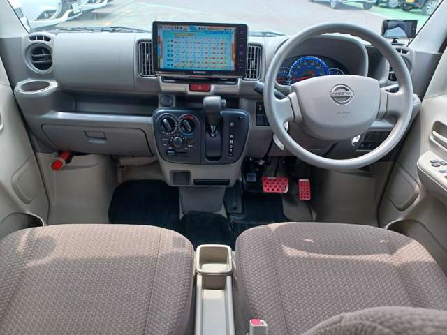 Nissan NV100 Clipper 11