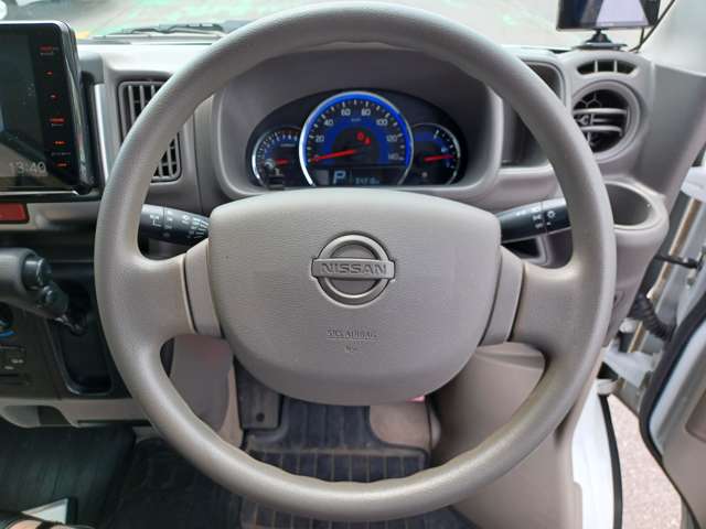 Nissan NV100 Clipper 12