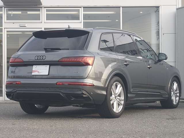 Audi Q7 8