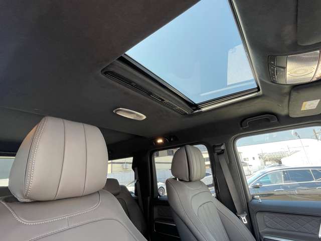 Mercedes-Benz G-Class 4