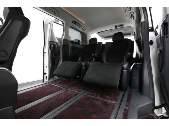 Toyota Vellfire 8