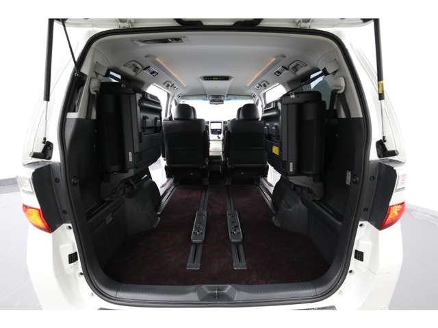 Toyota Vellfire 9