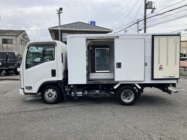 Isuzu Elf 11