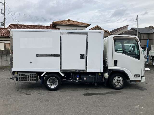 Isuzu Elf 5