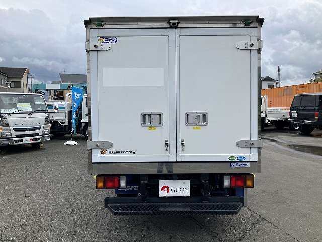 Isuzu Elf 7