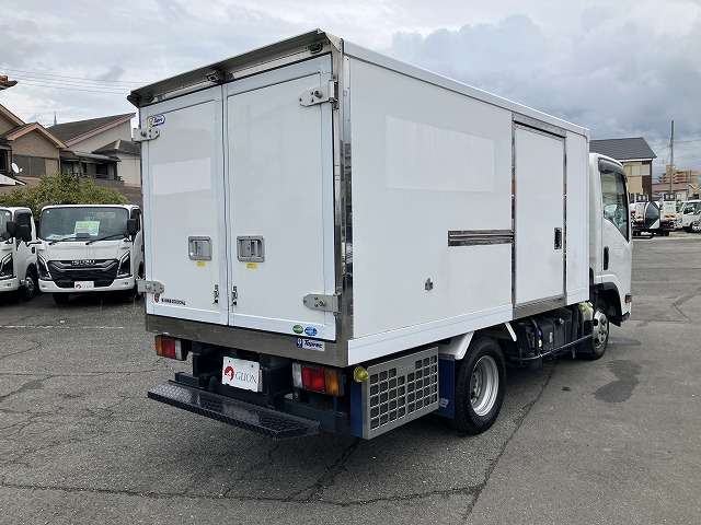 Isuzu Elf 8