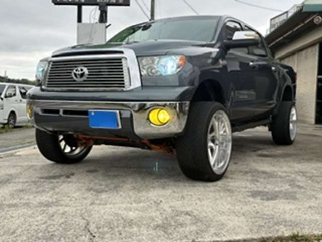 Toyota Tundra 2