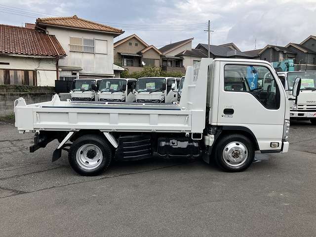 Isuzu Elf 12