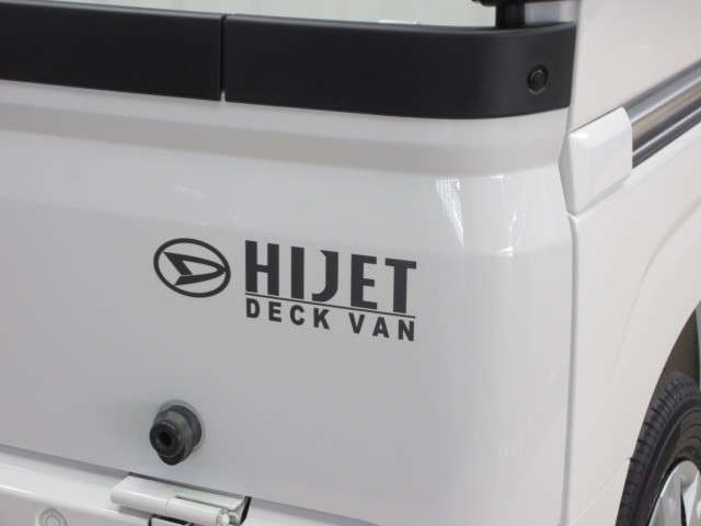 Daihatsu Hijet Deck Van 12