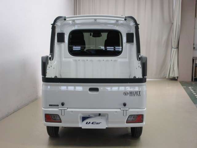 Daihatsu Hijet Deck Van 4