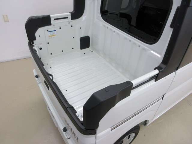Daihatsu Hijet Deck Van 6