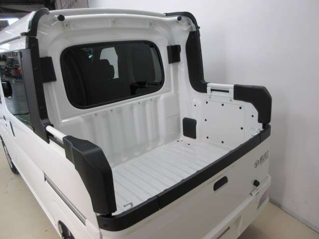 Daihatsu Hijet Deck Van 10