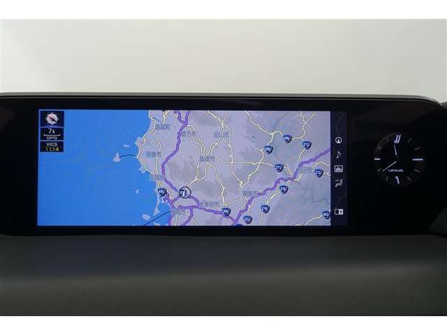Lexus UX 12