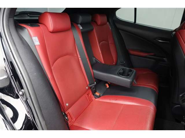 Lexus UX 8