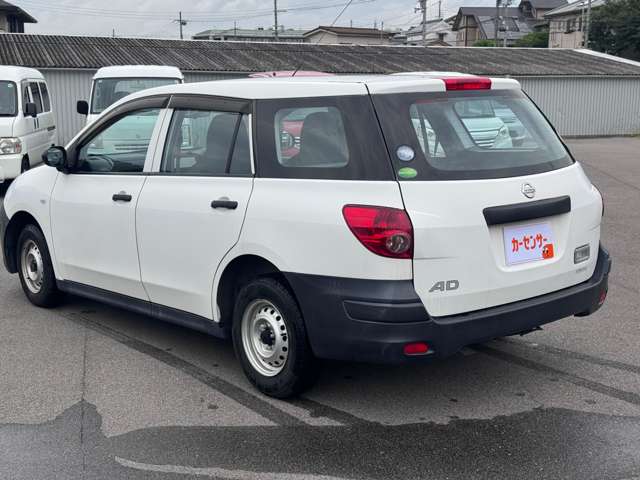 Nissan AD 5