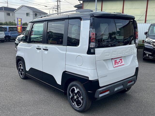 Mitsubishi Delica Mini 6