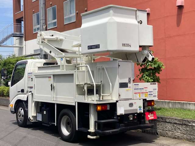 Hino Dutro 2