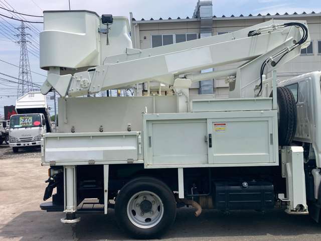 Hino Dutro 10