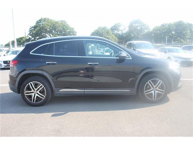 Mercedes-Benz GLA-Class 12