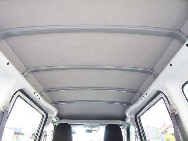 Daihatsu Hijet Cargo 12