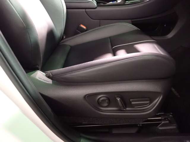 Lexus LBX 11