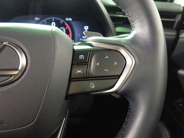 Lexus LBX 9