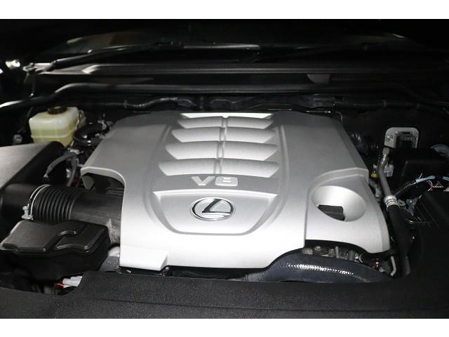 Lexus LX 4