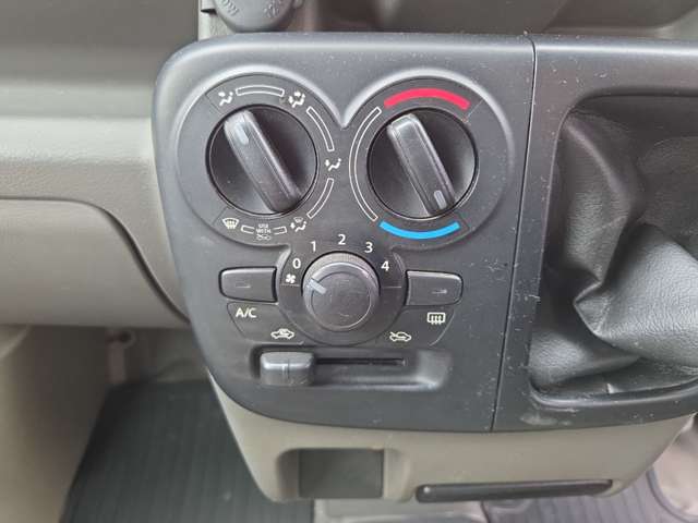 Nissan NV100 Clipper 7