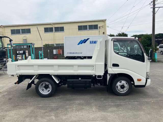 Hino Dutro 11
