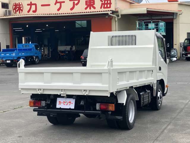Hino Dutro 12