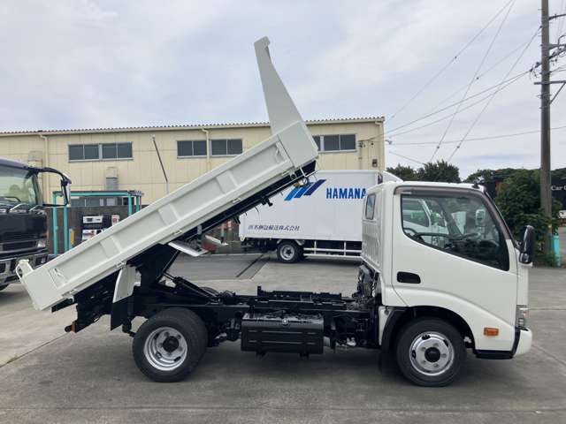 Hino Dutro 4