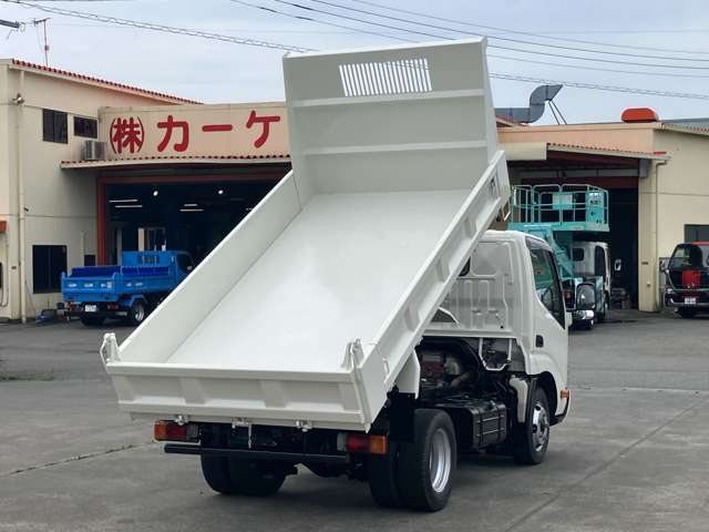 Hino Dutro 5