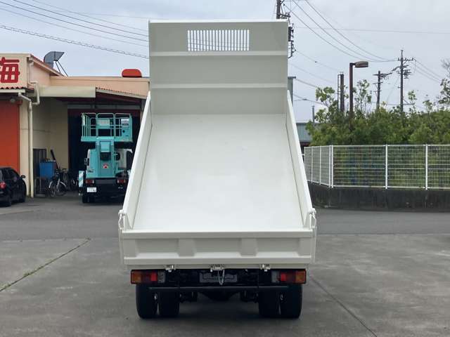 Hino Dutro 6