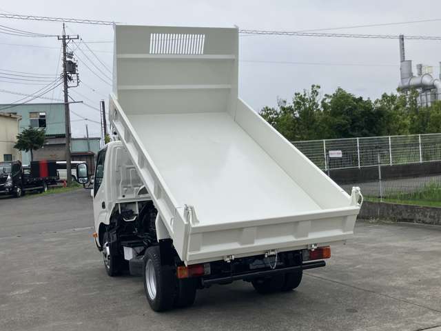 Hino Dutro 7