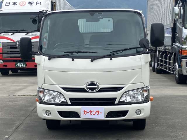 Hino Dutro 9