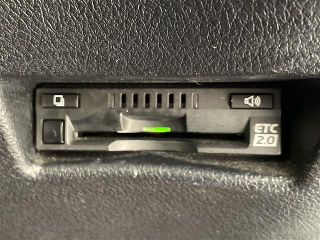 Toyota Sienta 4