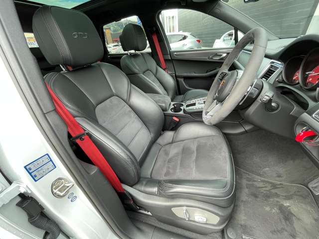 Porsche Macan 8