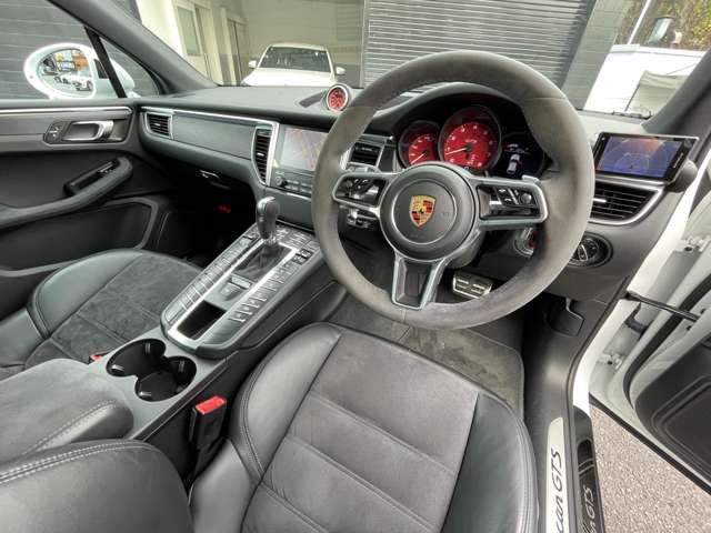 Porsche Macan 9