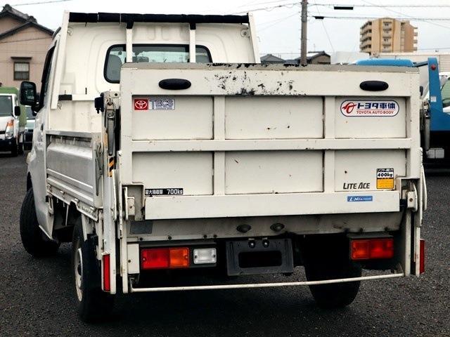 Toyota Light Ace Truck 2