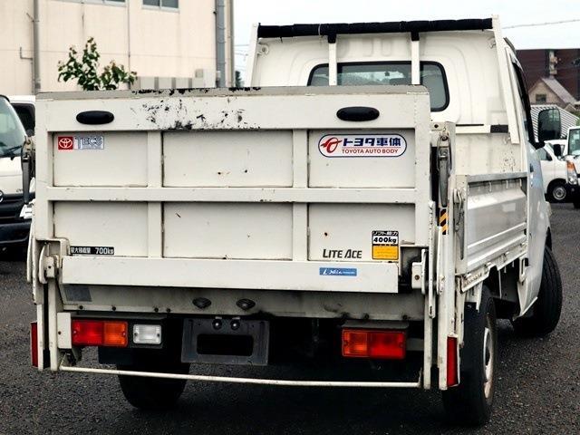 Toyota Light Ace Truck 3