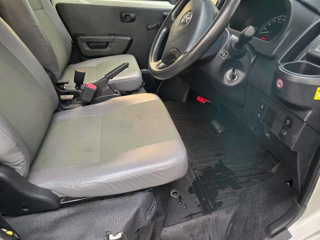 Toyota Town Ace Van 7