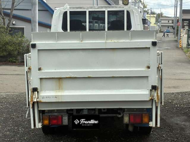 Isuzu Elf 6