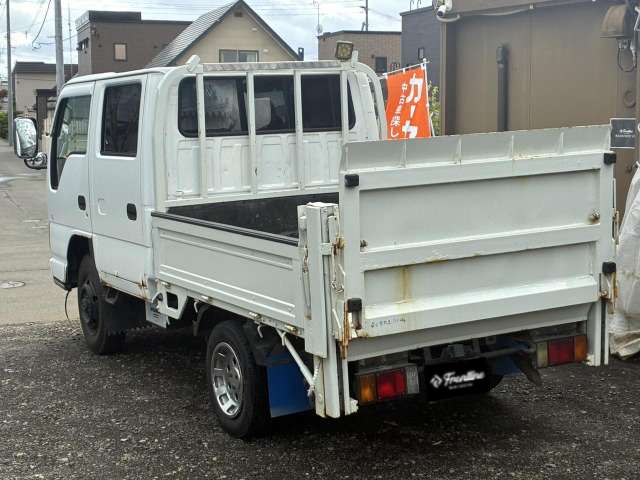 Isuzu Elf 7